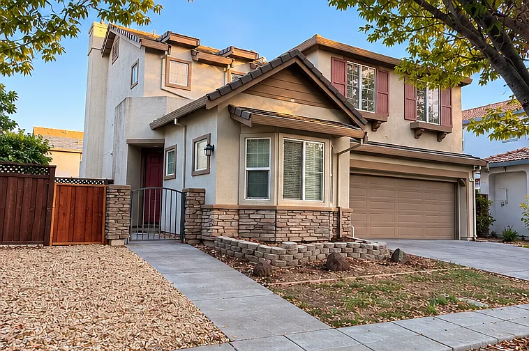 4 bed, 2.5 bath, 1969 sqft, $3,200 — Photo 2