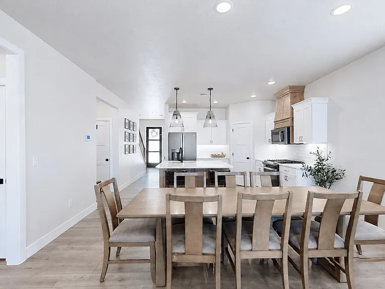 1127 E 4240 N — Photo 13