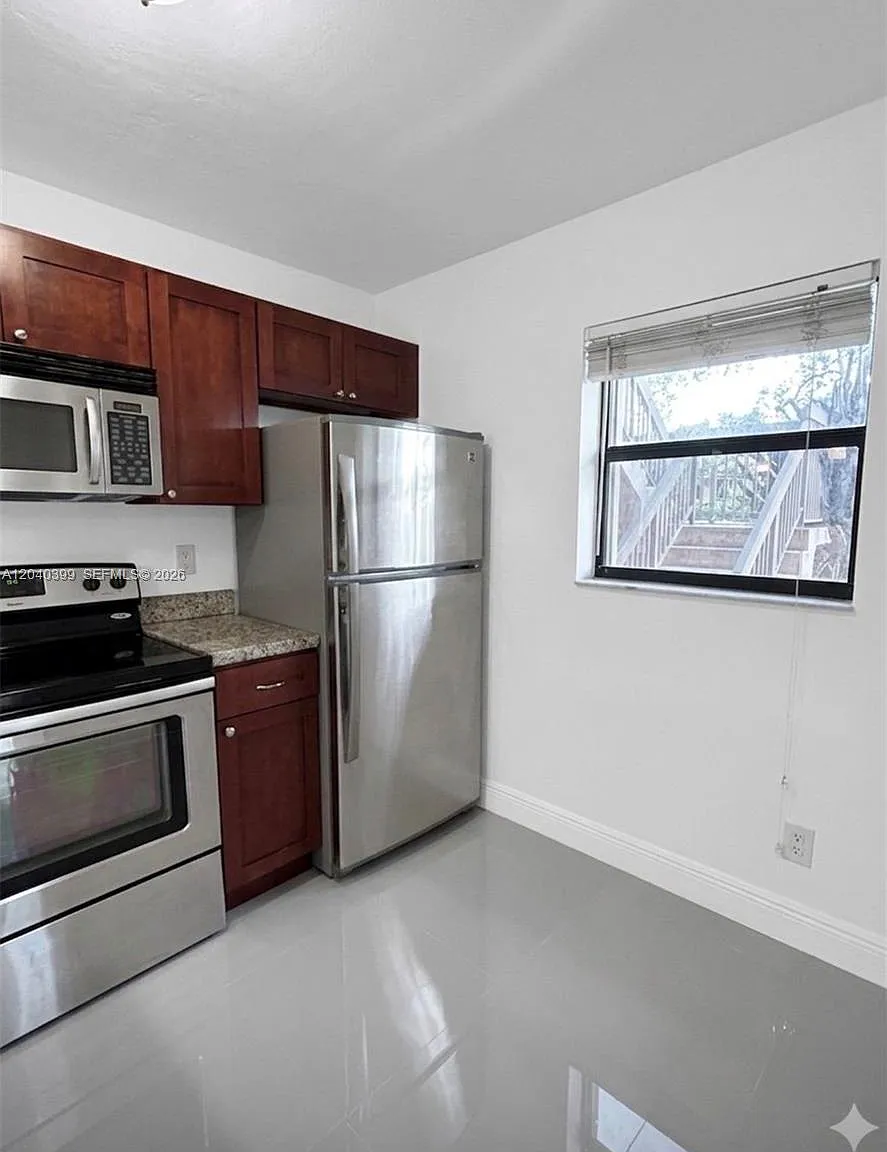 Fairview At Pembroke Poin — Photo 4