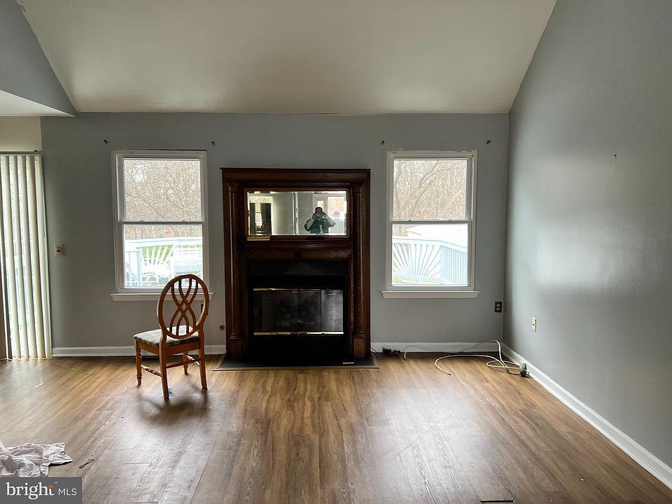 2nd image of 7 Whitby Ct