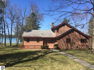 10453 Shore Dr, Williamsburg, MI 49690