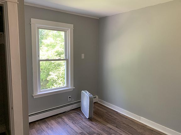 4th image of 513 Main St APT 1