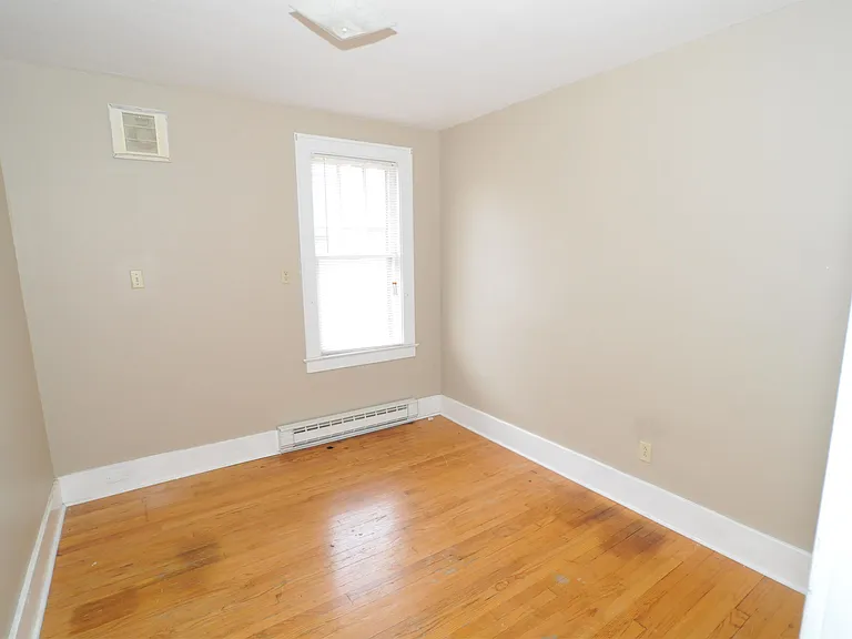 407 Sanders Ave — Photo 7
