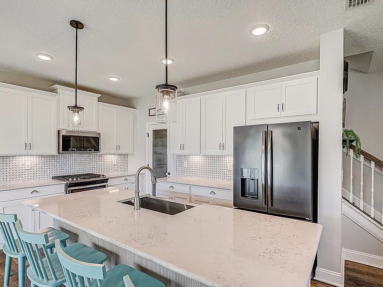 155 Chandler Dr — Photo 10