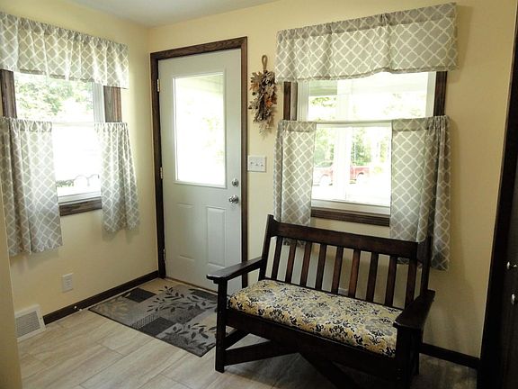 5th image of 1019 S Tomahawk Ave #S