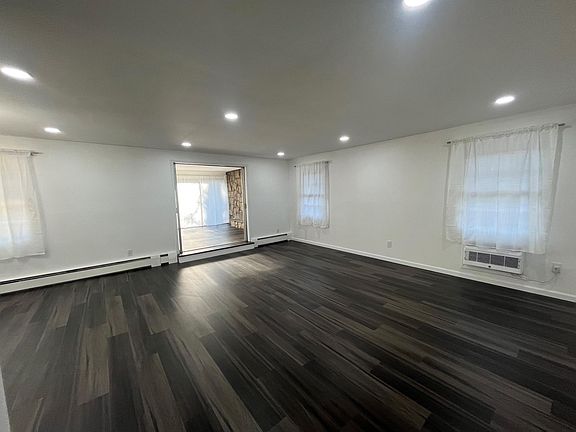 3rd image of 4 Saddler Ln