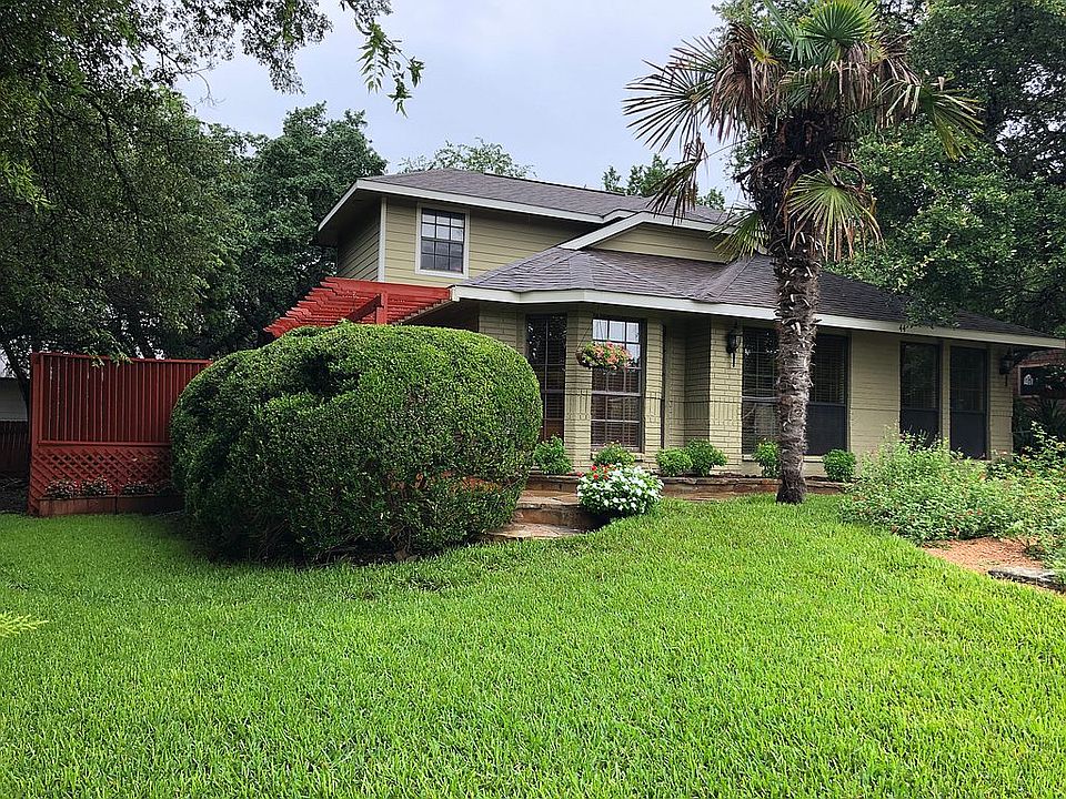 1st image of 44 Hickory Dr