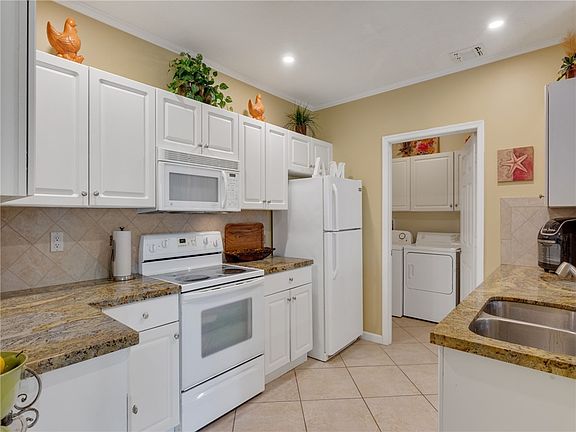 3rd image of 5015 Fairways Cir APT A102