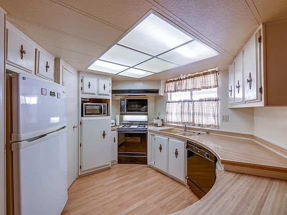 3rd image of 15750 Arroyo Dr Space 233