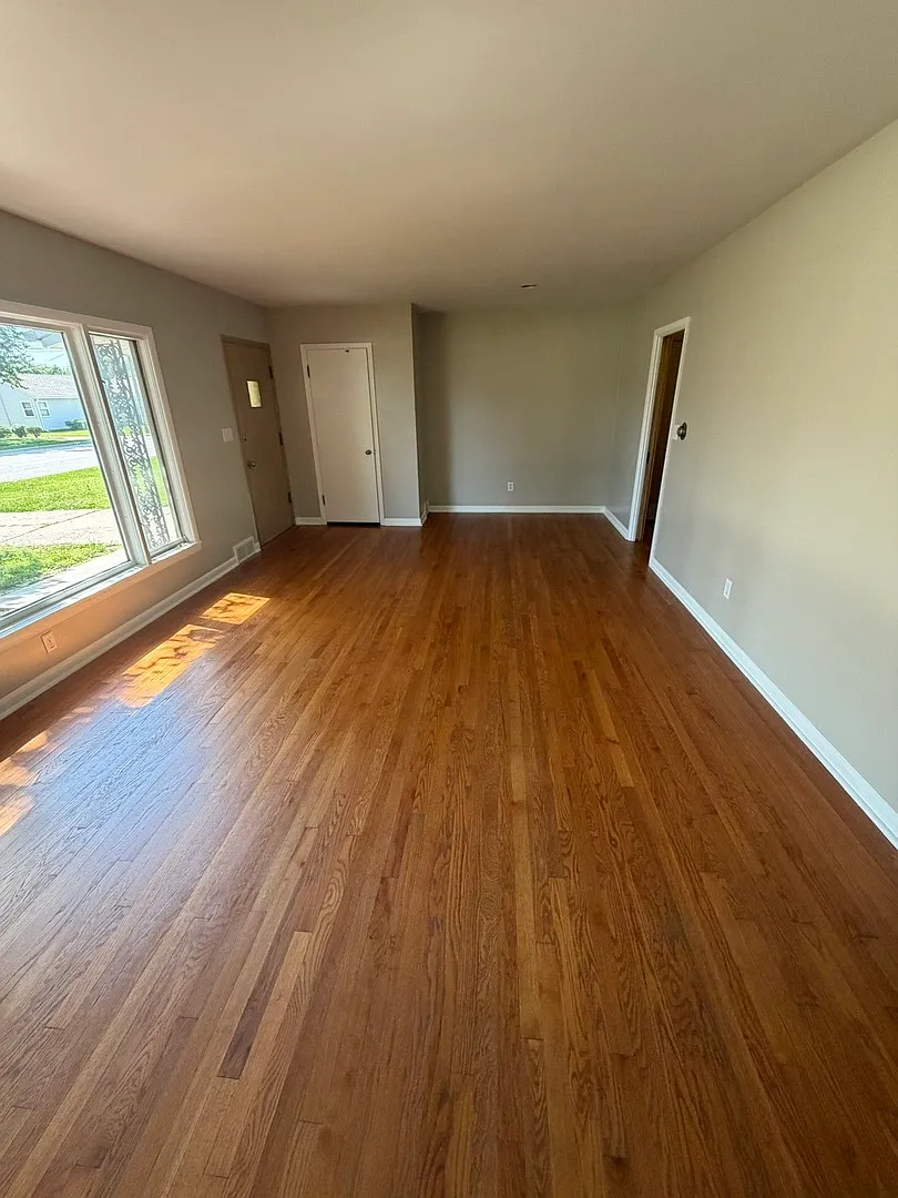 3 bed, $1,695 — Photo 4