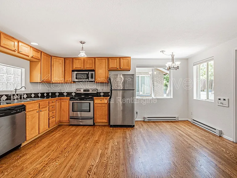 3713 Wolff St — Photo 6