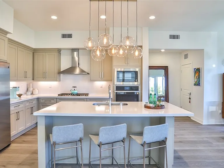 1207 Doheny Way — Photo 13