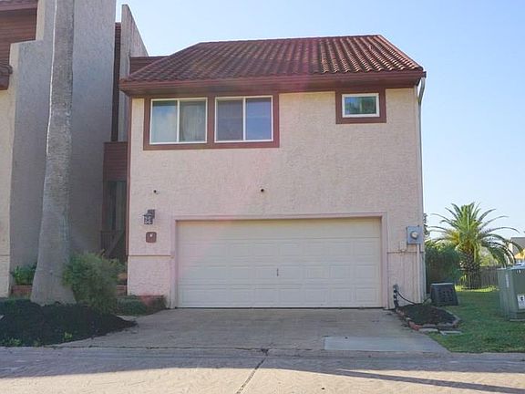 2nd image of 16 Antilles Ln