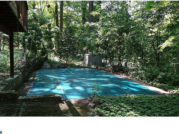 4th image of 150 Oakwood La