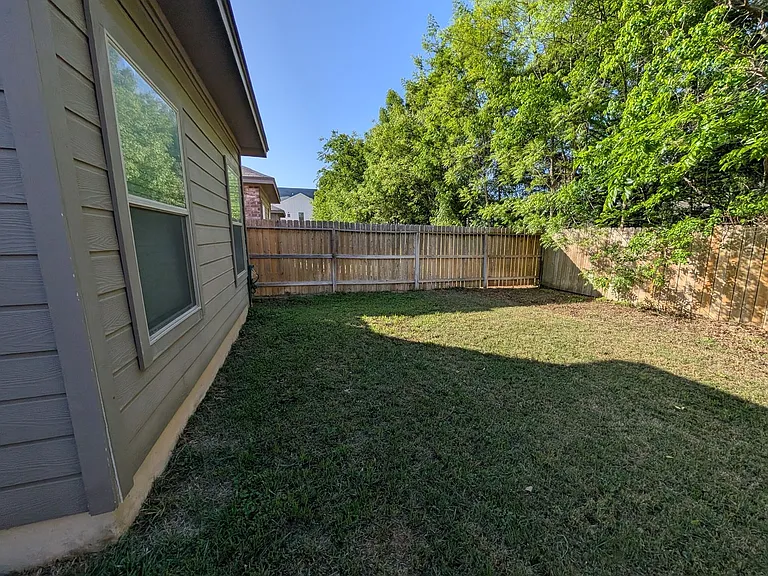1209 Old FM 306 — Photo 15
