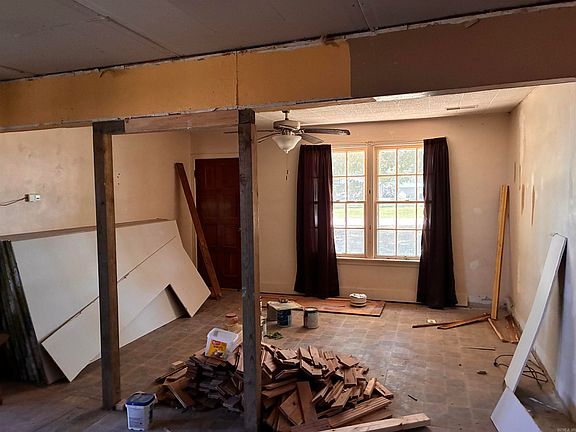3rd image of 1519 County Road 359