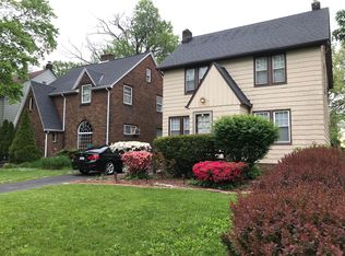 1961 Staunton Rd, Cleveland Heights, OH 44118