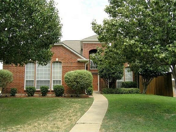 2nd image of 2812 Saint Charles Dr