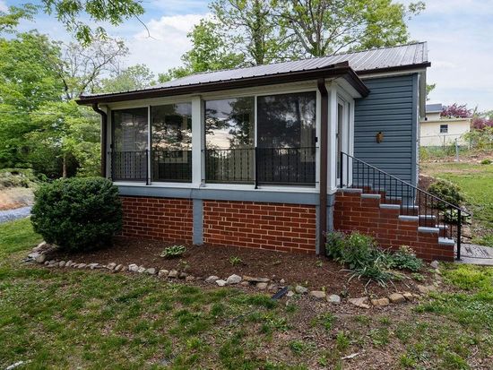 837 Faber Ave, Waynesboro, VA 22980