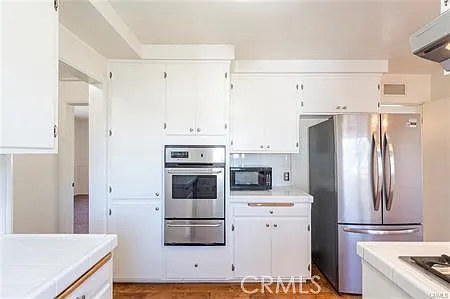 3 bed, 1831 sqft, $4,800 — Photo 3