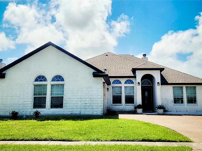 8305 Serenity Ct — Photo 2