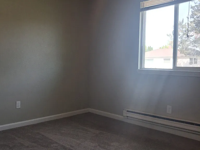 1011 E Sheridan Ave — Photo 5