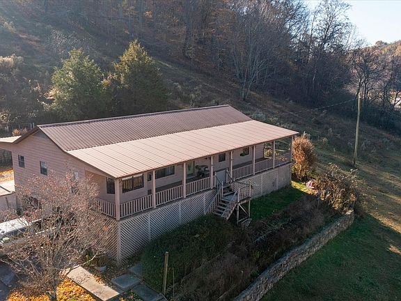 2nd image of 3885 Delina Rd