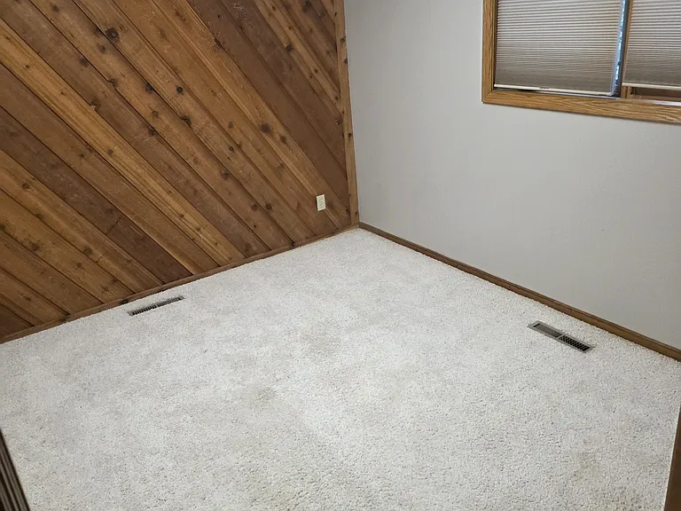 4110 Juneau Ln N — Photo 42