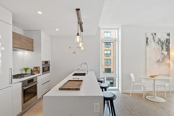 Sold by Douglas Elliman | media 21