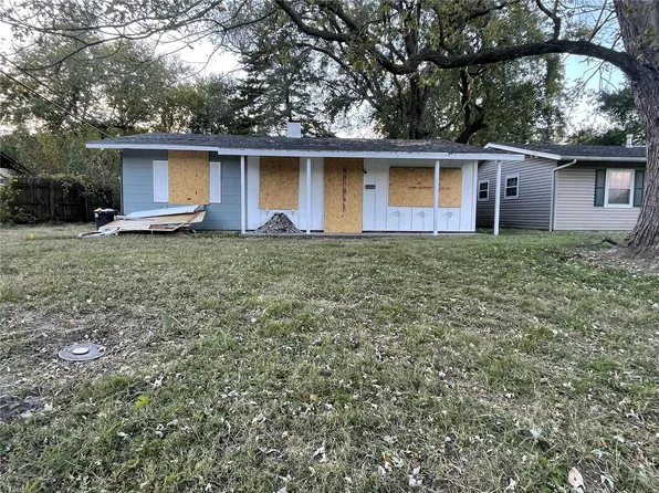 127 Saint Paul Dr, Cahokia, IL 62206