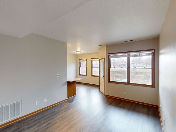 4th image of 2911 Charlotte Ct Unit 100