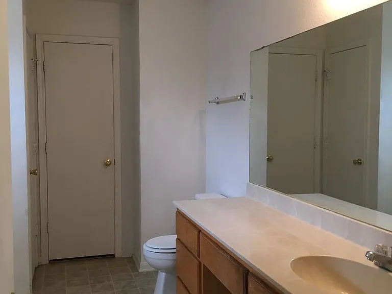 5817 Medina Dr — Photo 10