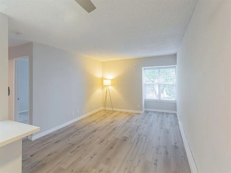 Skyline Heights Apartments — Photo 6