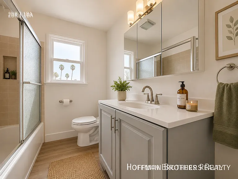 1631 S Bronson Ave #1/4 — Photo 4