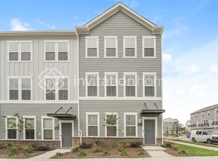 9072 Harvester Ln, Charlotte, NC 28269