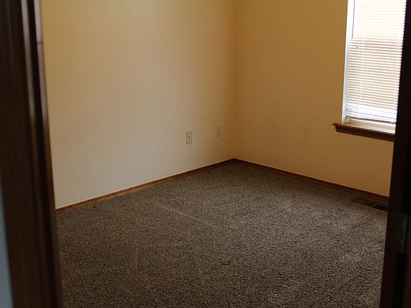 5th image of 9031 W Falls Ave