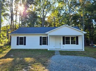 227 Forest Grove Rd, Colonial Beach, VA 22443