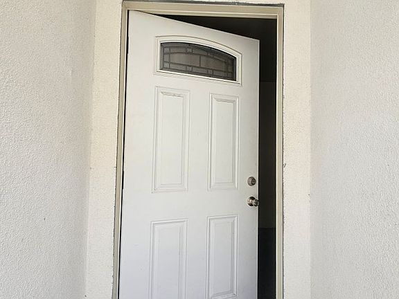 4th image of 3839 Woodlawn Ave