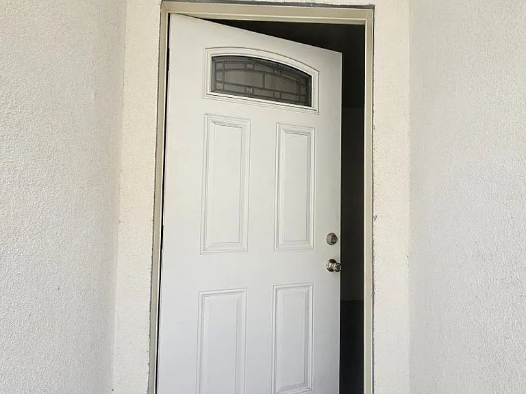 3839 Woodlawn Ave — Photo 4