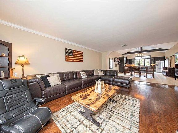 4th image of 18 Boulevard Dr