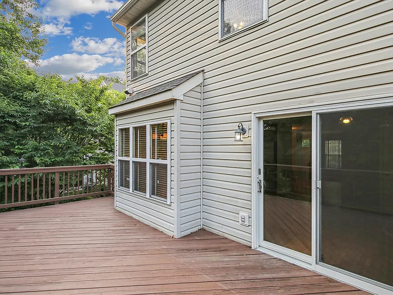 6733 Sullivan Way — Photo 25