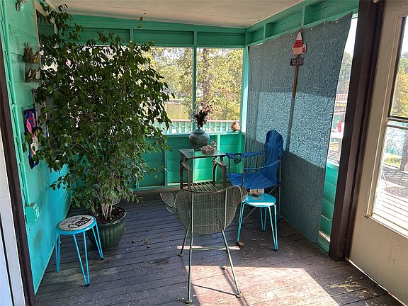 3rd image of 401 Ridge Row