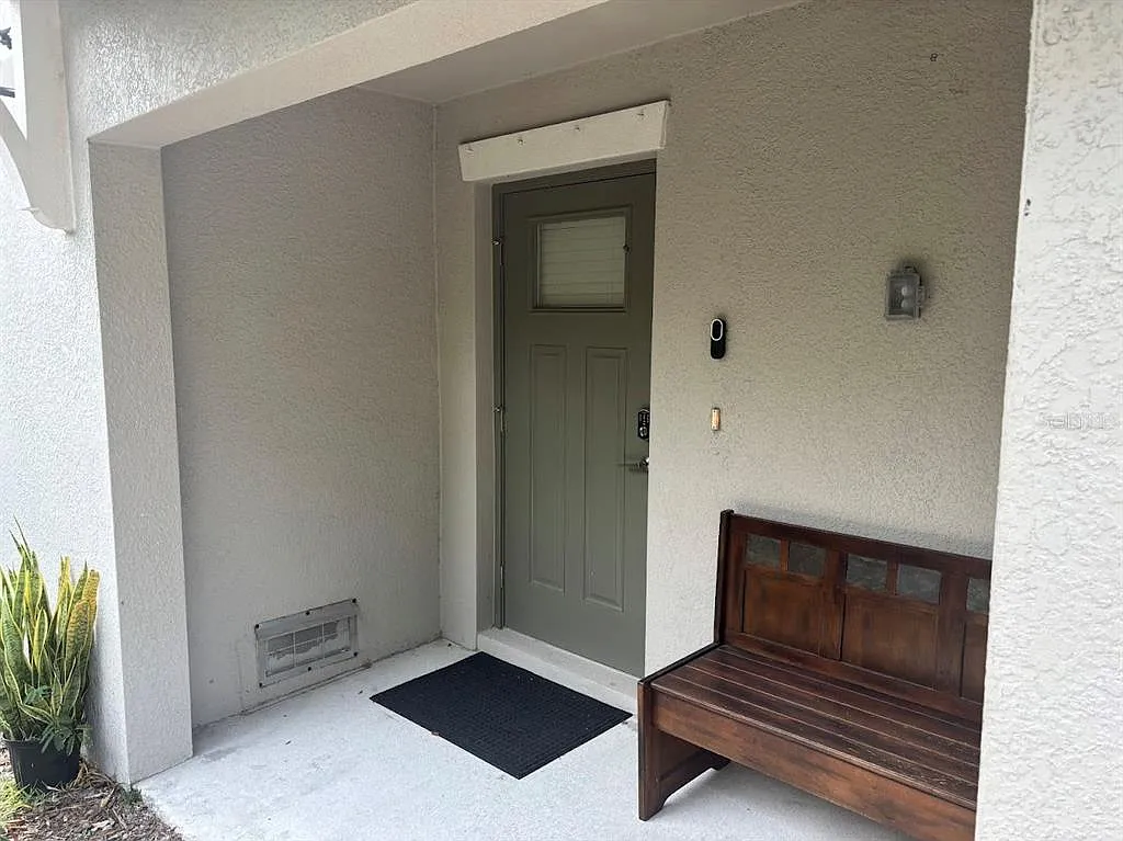 3 bed, 3.0 bath, 1864 sqft, $3,200 — Photo 3