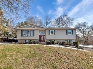 57 Overlook Dr, Newburgh, NY 12550