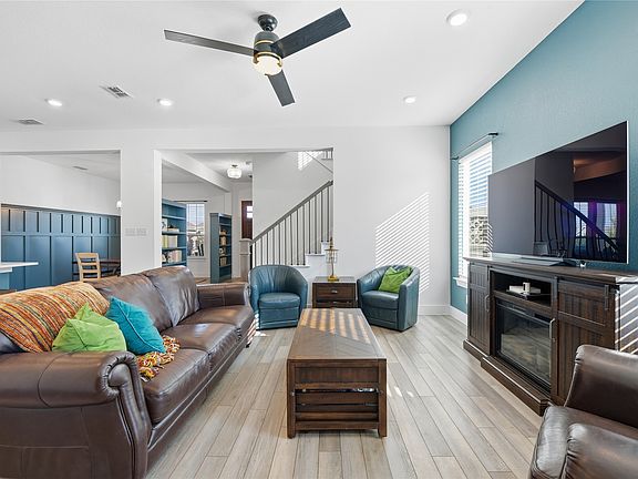 2nd image of 2209 Elm Pl