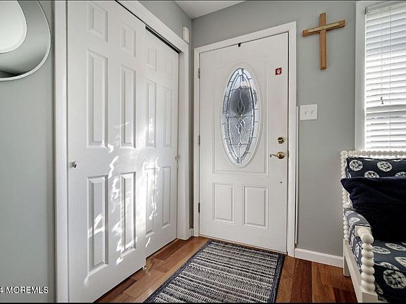 3rd image of 17 Castle Harbor Drive