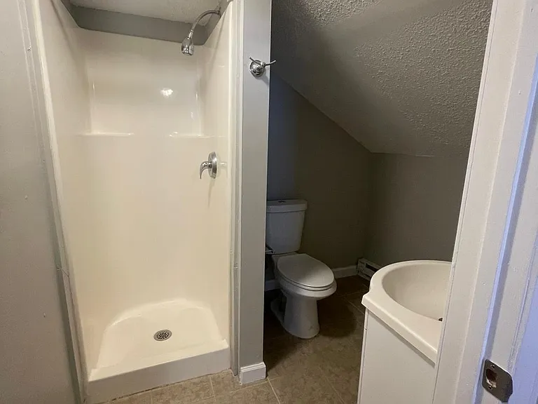 920 Whalley Ave — Photo 16