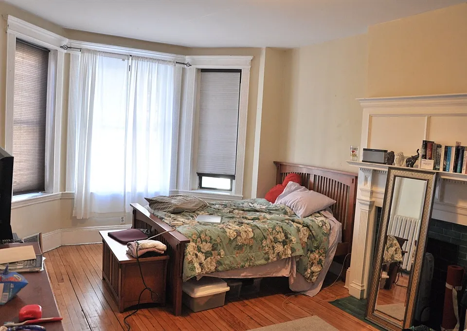 30 Glenville Ave #1