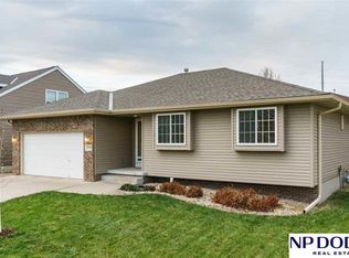 2510 Hummingbird Cir, Bellevue, NE 68123