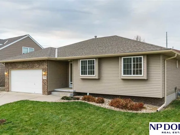 2510 Hummingbird Cir, Bellevue, NE 68123